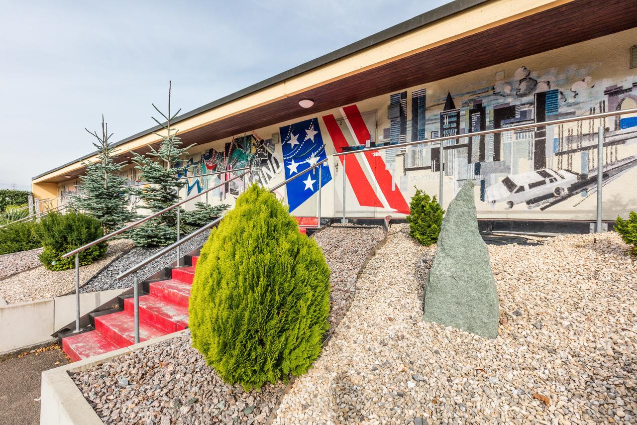 Motel Steighof Brutten Exteriér fotografie